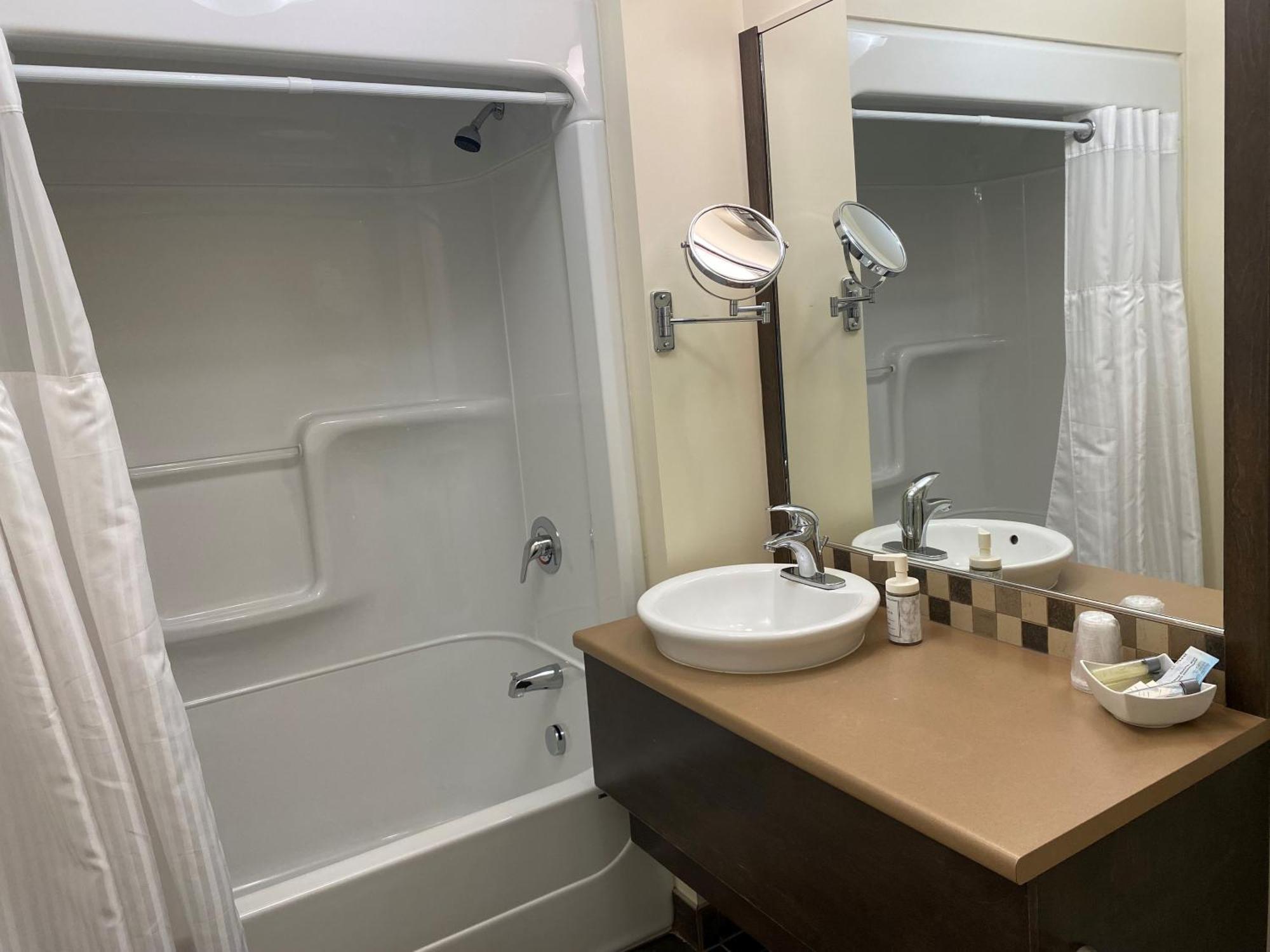 Hotel Centre-Ville Montmagny Zewnętrze zdjęcie